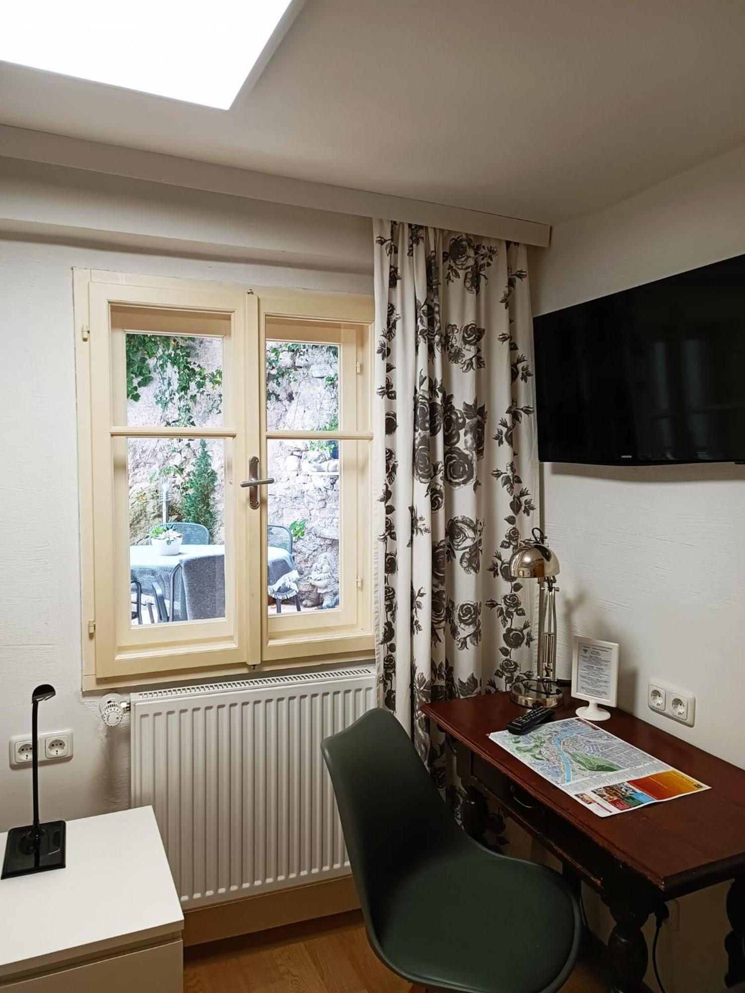 Cityhotel Junger Fuchs Salzburg Exterior photo