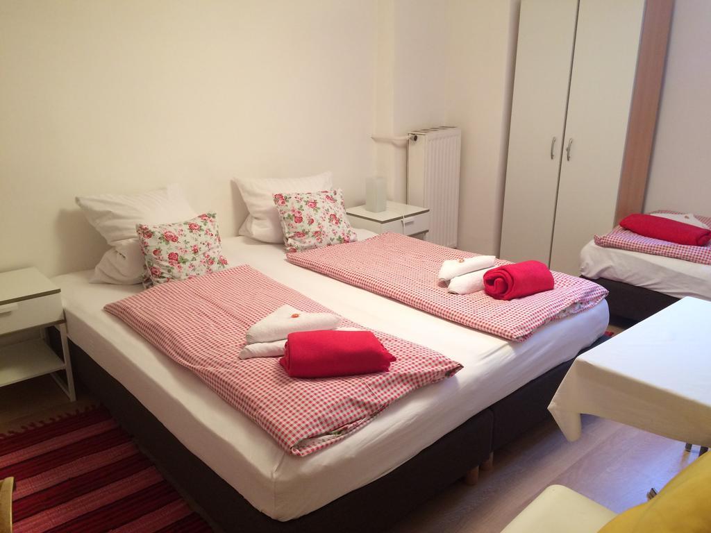 Cityhotel Junger Fuchs Salzburg Room photo